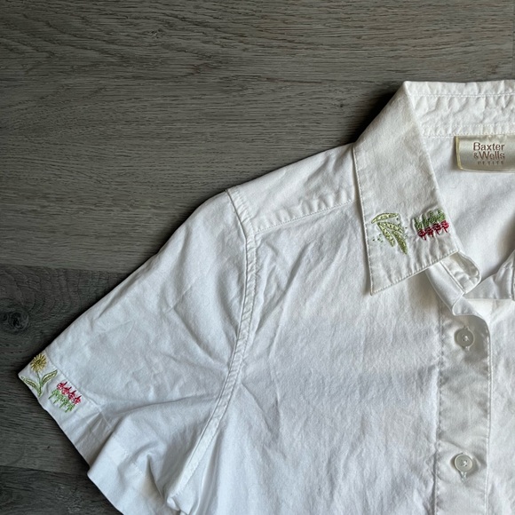 White Garden-themed Embroidered Blouse Small/Petite - Picture 3 of 5